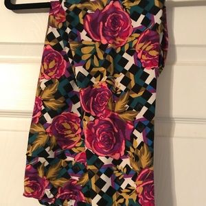 LuLaRoe Tall & Curvy TC Leggings Lattice Roses